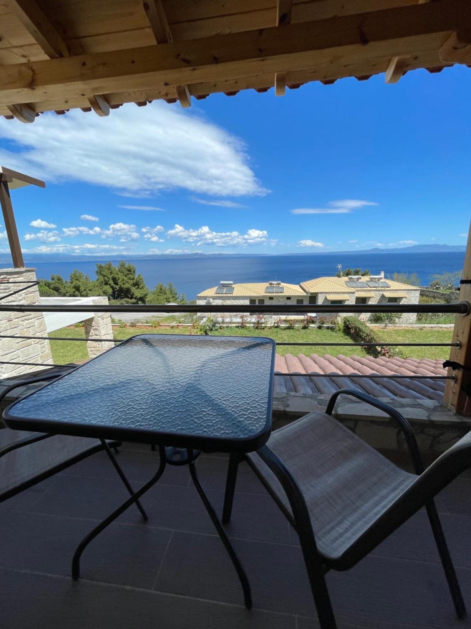 Sea View Apartment *