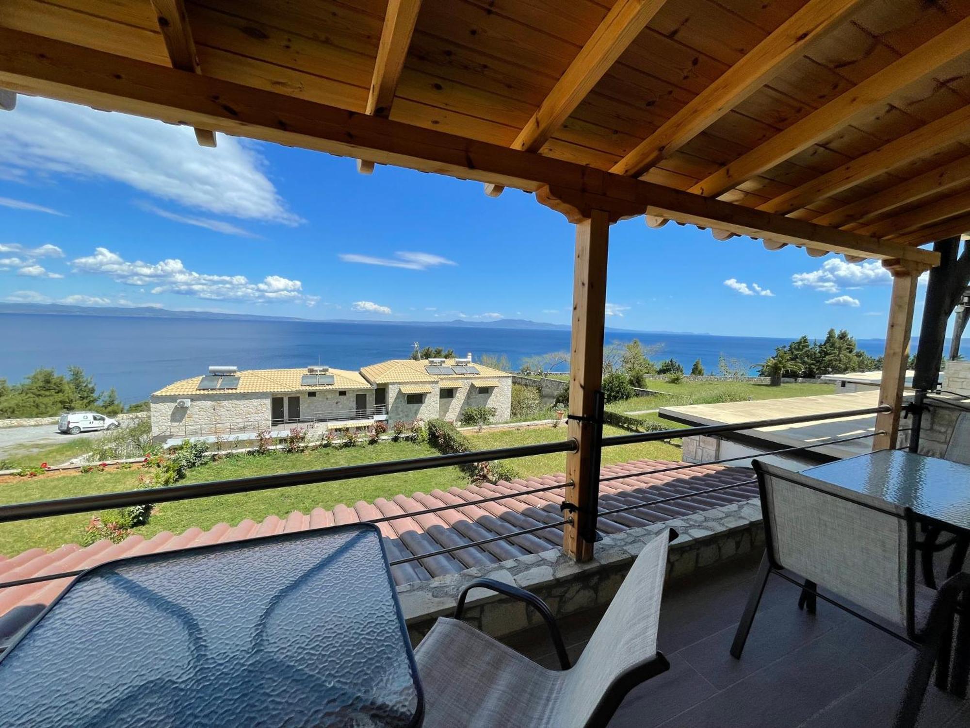 Sea View Apartment *